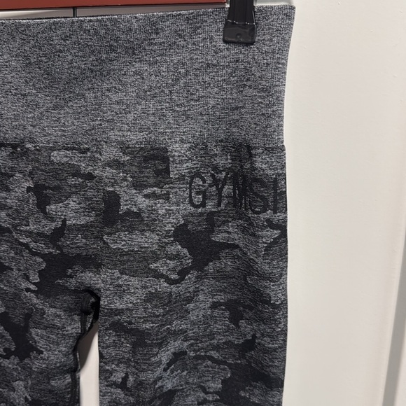 Gymshark Adapt Seamless Black Camo Leggings - Picture 5 of 9